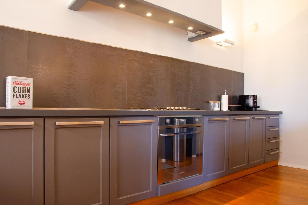 Amore, Tutto Tempo Perso Apartamento